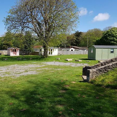 Acorn Camping And Caravan Park Ллантуит Мейджор Экстерьер фото