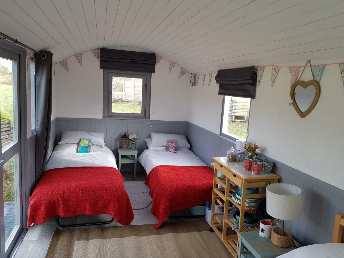 Acorn Camping And Caravan Park Ллантуит Мейджор Экстерьер фото