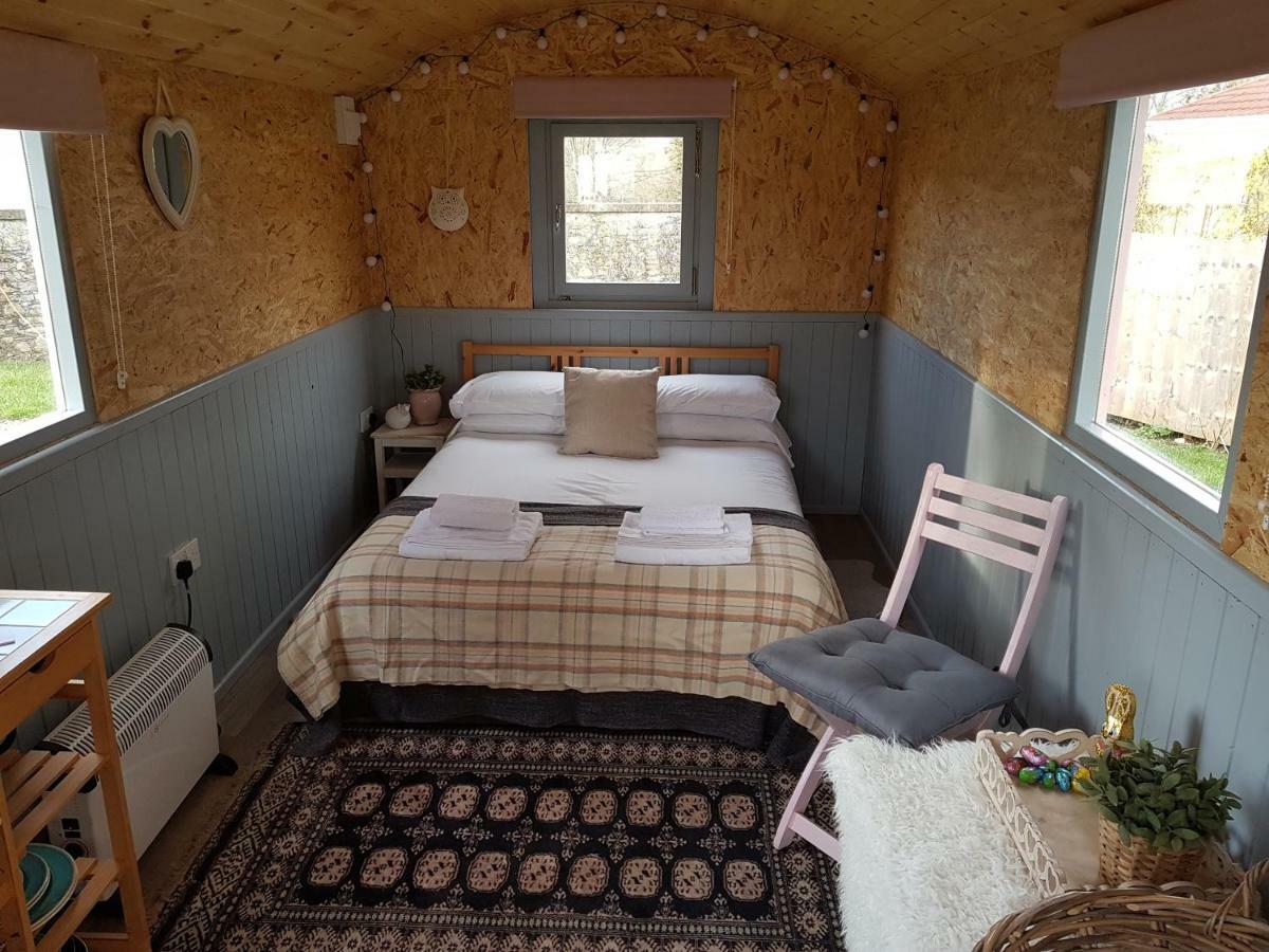 Acorn Camping And Caravan Park Ллантуит Мейджор Экстерьер фото