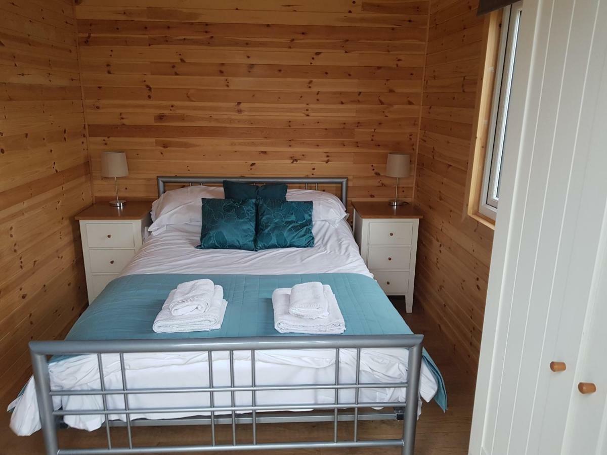 Acorn Camping And Caravan Park Ллантуит Мейджор Экстерьер фото