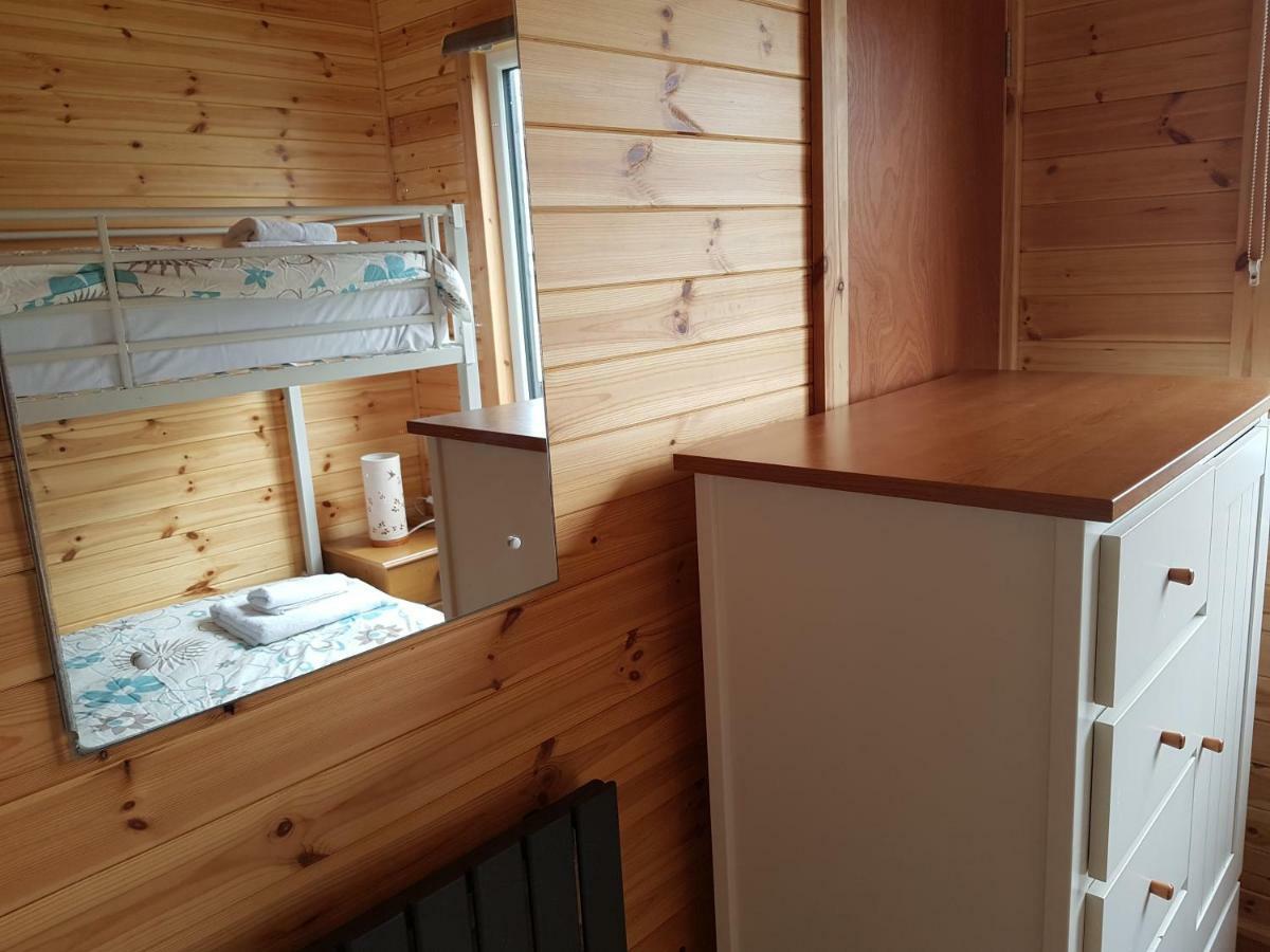 Acorn Camping And Caravan Park Ллантуит Мейджор Экстерьер фото